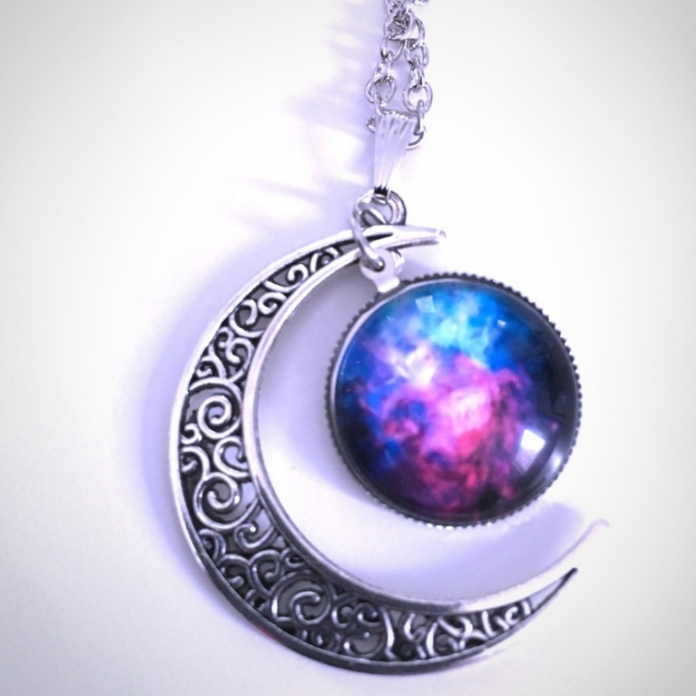 NWOT Crescent Moon Galaxy Necklace